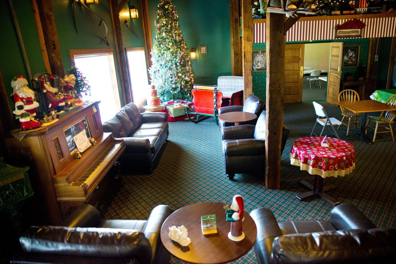 Santa'S Lodge Santa Claus Exterior photo