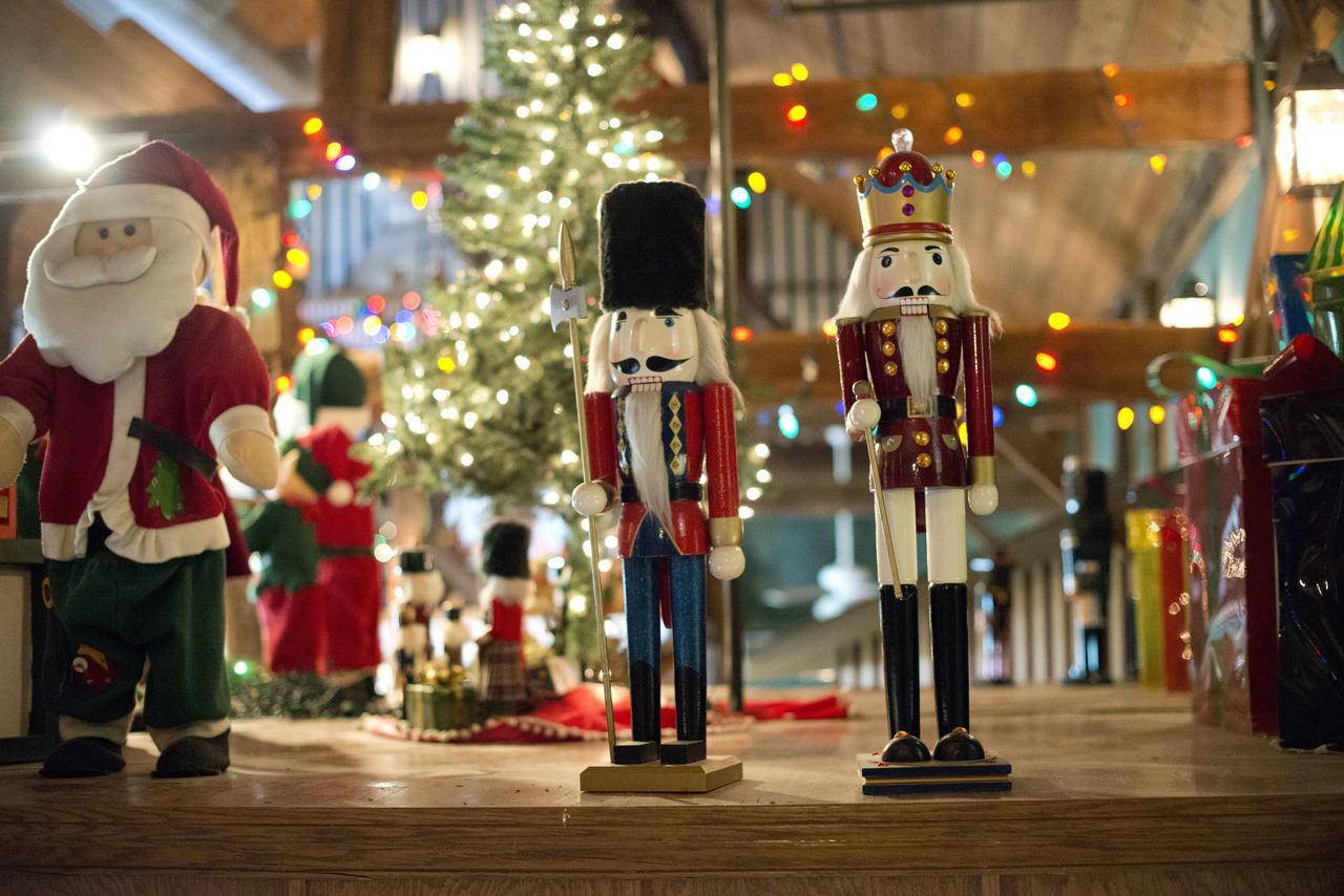 Santa'S Lodge Santa Claus Exterior photo